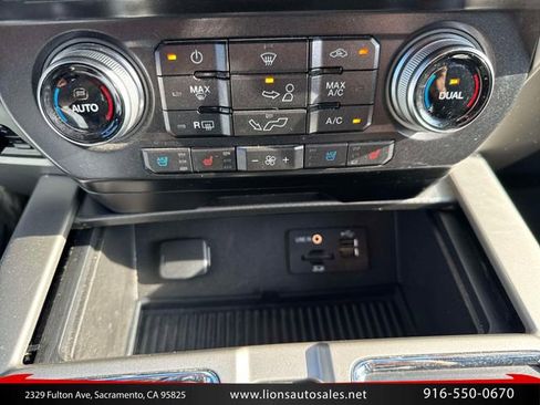 Used 2015 Ford F150 Lariat w/ Equipment Group 502A Luxury AWD/4WD image 28
