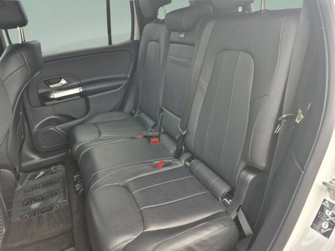 Used 2022 Mercedes-Benz GLB 250 image 19
