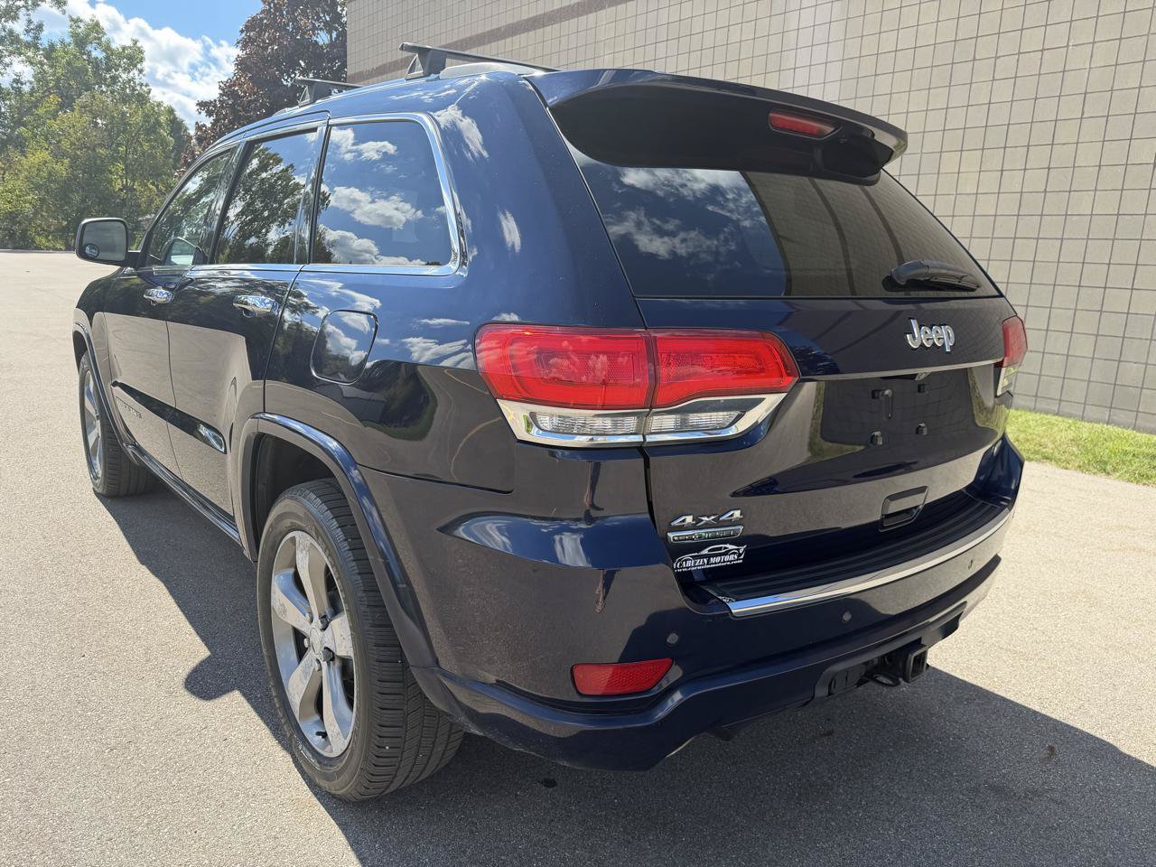 Used 2014 Jeep Grand Cherokee Overland w/ Advanced Technology Group AWD/4WD image 7
