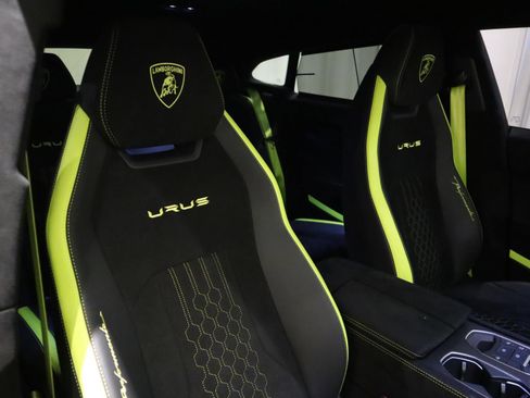 Used 2023 Lamborghini Urus Performante image 18