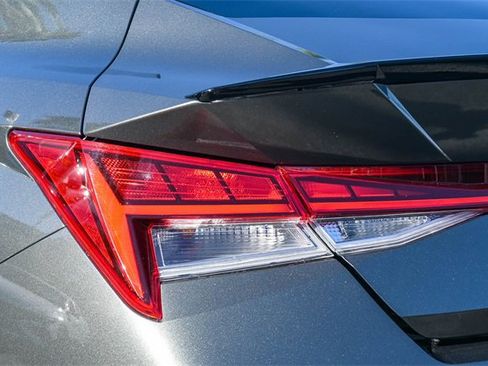 Certified 2025 Hyundai Elantra SEL image 9