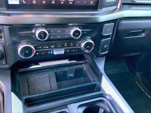 Certified 2024 Ford F450 Lariat w/ Lariat Ultimate Package AWD/4WD image 35