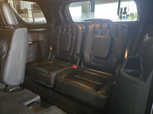 Used 2018 Ford Explorer Limited AWD/4WD image 13
