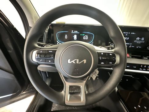 Certified 2025 Kia Sportage LX image 19