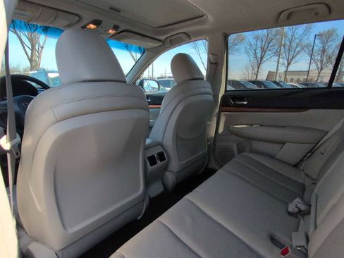 Used 2014 Subaru Outback 2.5i Limited w/ Moonroof Package image 18