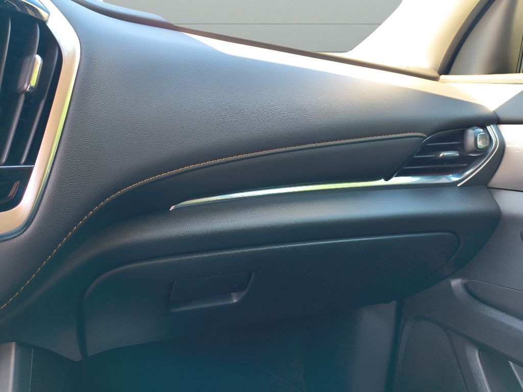 Used 2020 Chevrolet Traverse LS FWD image 25