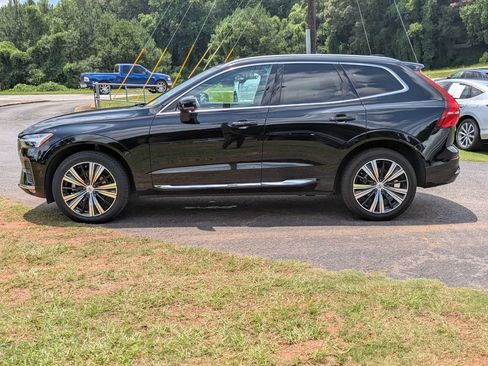 Used 2023 Volvo XC60 B5 Plus w/ Climate Package AWD/4WD image 3