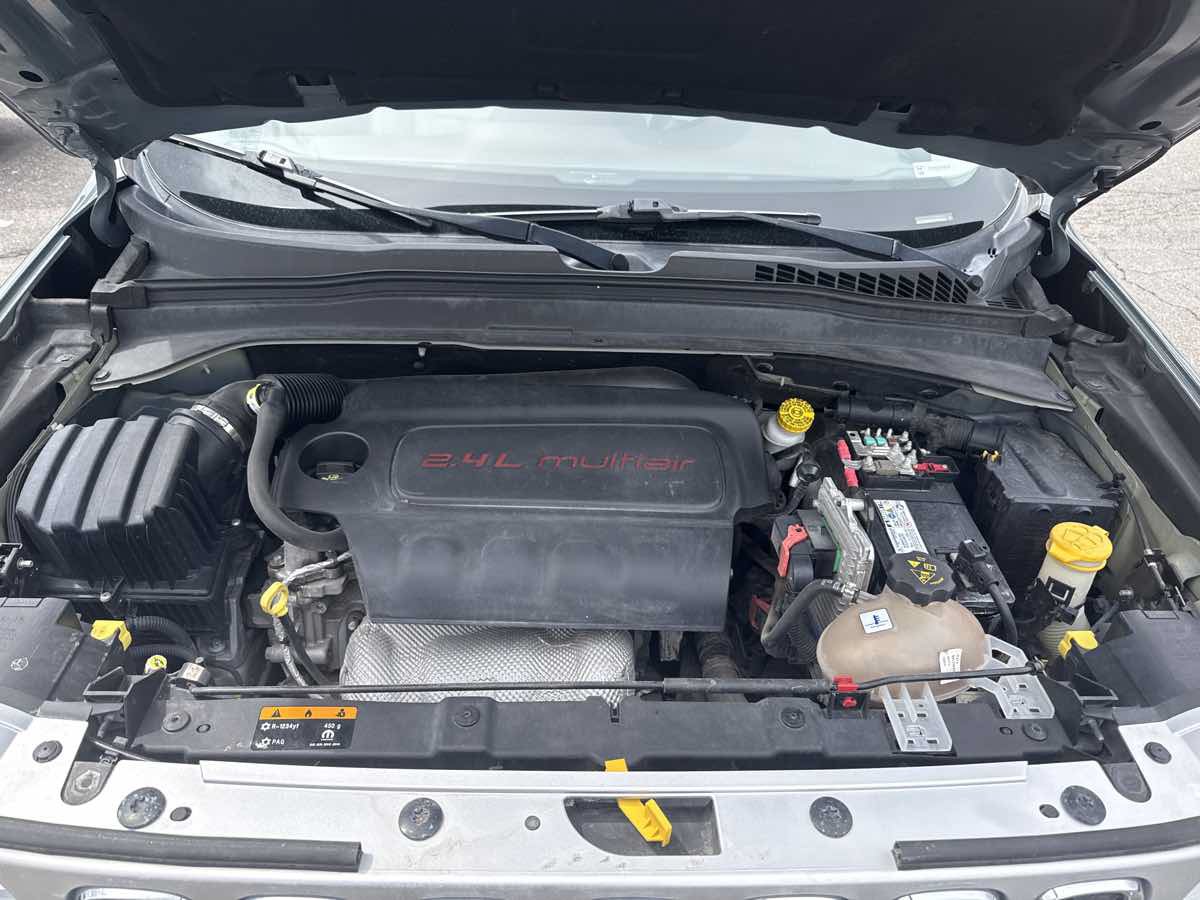 Used 2017 Jeep Renegade Limited AWD/4WD image 23