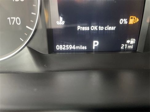 Used 2019 Land Rover Range Rover Velar S image 12