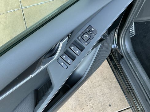 Used 2023 Kia Niro EX Touring image 15