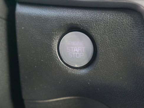 Used 2025 Kia Sorento S image 27