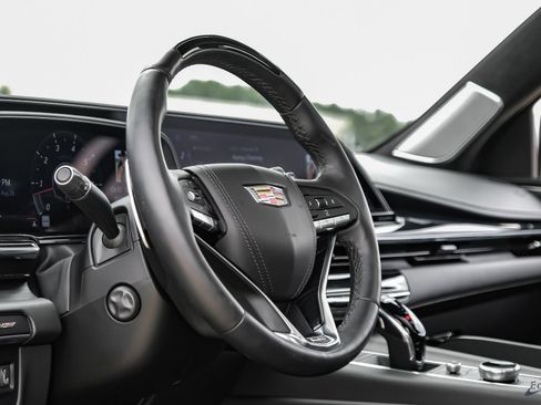 Used 2024 Cadillac Escalade ESV V AWD/4WD image 43