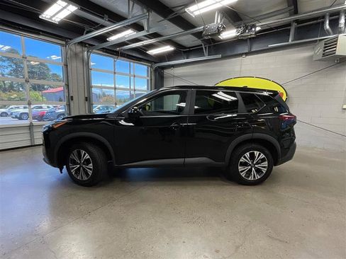 Used 2023 Nissan Rogue SV AWD/4WD image 2