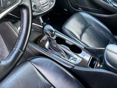 Used 2024 Chevrolet Malibu LT FWD image 16