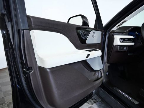 Certified 2023 Lincoln Aviator Black Label w/ Dynamic Handling Package AWD/4WD image 15
