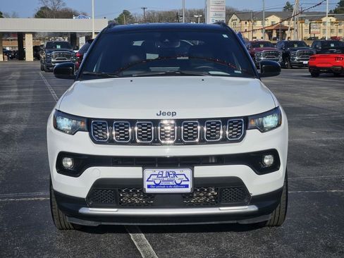 Used 2024 Jeep Compass Limited image 2