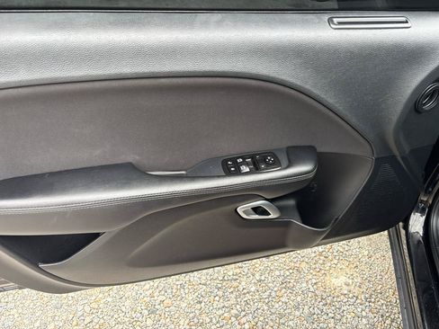 Used 2019 Dodge Challenger SXT w/ Blacktop Package RWD image 18