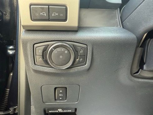 Used 2022 Ford F250 Lariat w/ Chrome Package image 13