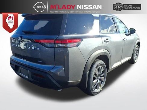 New 2025 Nissan Pathfinder S image 7