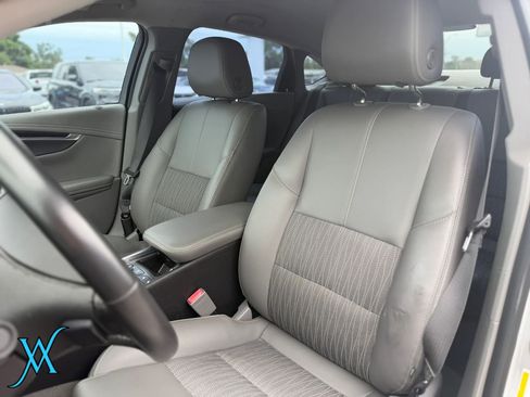Used 2018 Chevrolet Impala LT w/ LT Convenience Package FWD image 12