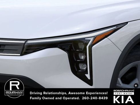 New 2025 Kia K4 LXS image 11
