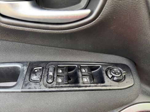 Used 2021 Jeep Renegade Sport image 14