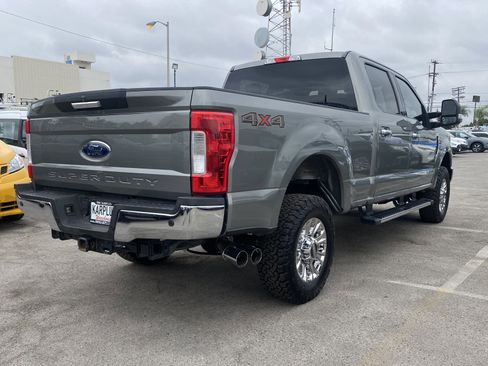 Used 2019 Ford F250 XLT w/ XLT Premium Package image 9