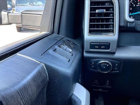 Used 2020 Ford F250 Lariat w/ Lariat Ultimate Package AWD/4WD image 36