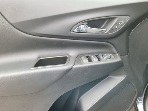 Used 2023 Chevrolet Equinox LT image 9