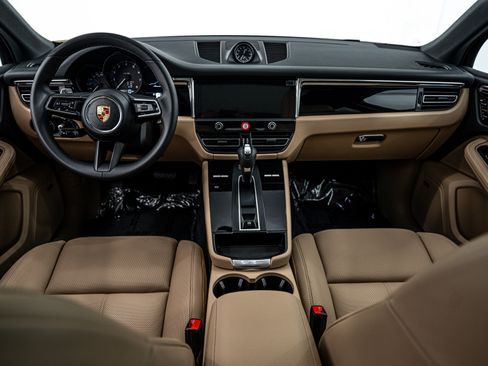 New 2025 Porsche Macan image 12