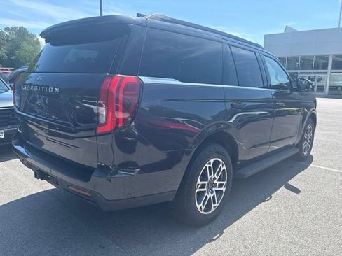 Used 2025 Ford Expedition Active AWD/4WD image 5