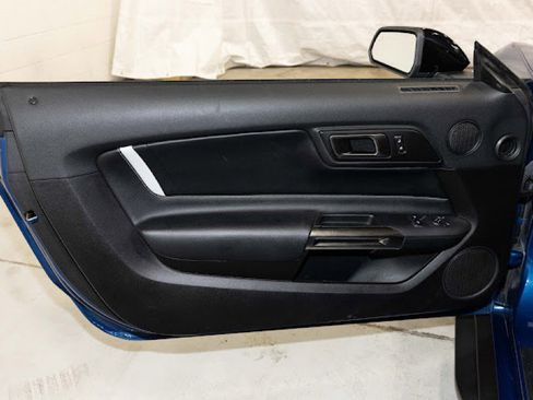 Used 2022 Ford Mustang Shelby GT500 w/ Carbon Fiber Track Pack image 27