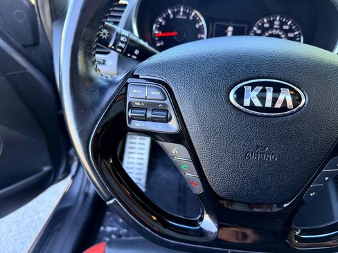 Used 2017 Kia Forte SX FWD image 21