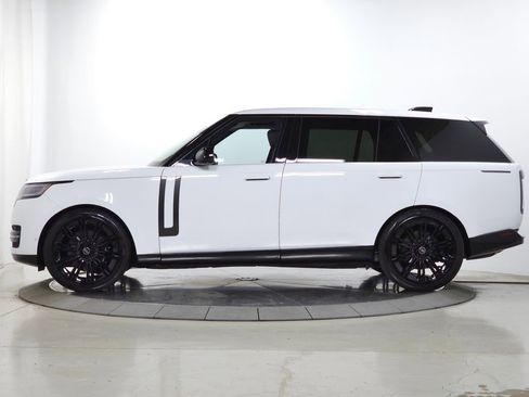Certified 2025 Land Rover Range Rover Long Wheelbase SE AWD/4WD image 2