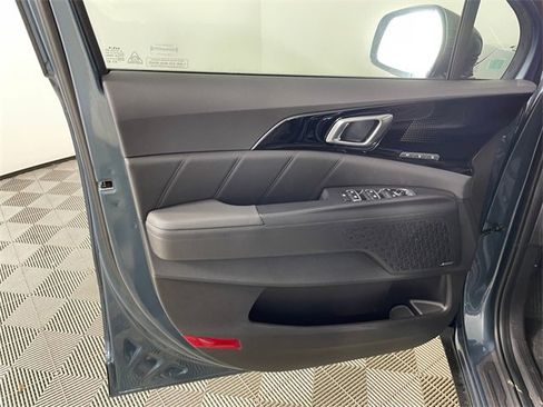 New 2025 Kia Carnival SX Prestige image 16