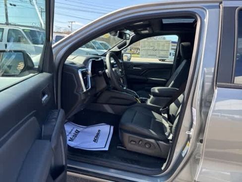 New 2025 GMC Canyon Elevation w/ Convenience Package image 17