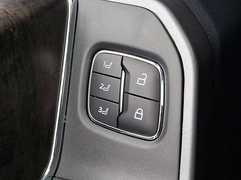 Used 2025 Ford F250 Lariat w/ Black Appearance Package AWD/4WD image 29