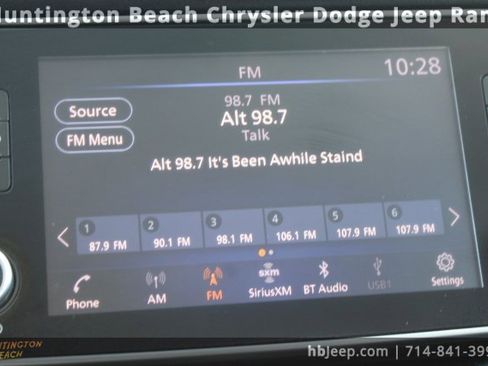 Used 2022 Nissan Leaf SV image 21