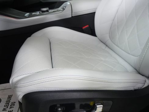 Used 2026 BMW X5 sDrive40i image 9