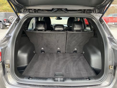 Used 2023 Jeep Compass Limited image 28