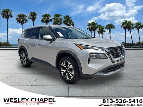 Used 2021 Nissan Rogue SV image 1