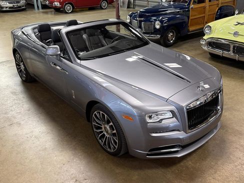 Used 2019 Rolls-Royce Dawn image 4