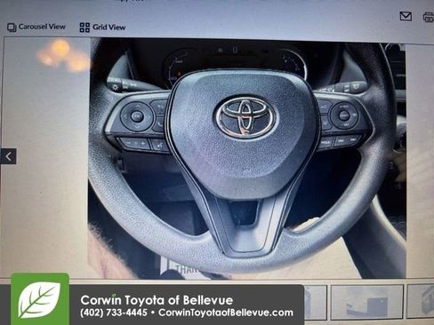 Used 2025 Toyota RAV4 XLE AWD/4WD image 5