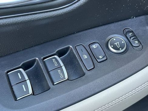 Used 2024 Honda HR-V EX-L image 13
