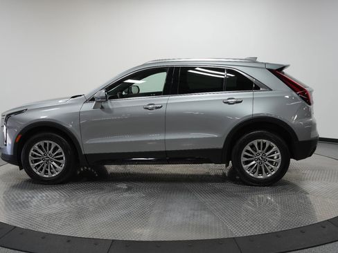 Used 2025 Cadillac XT4 Premium Luxury image 4