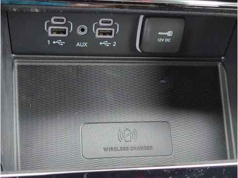 New 2025 Jeep Grand Cherokee Altitude image 17