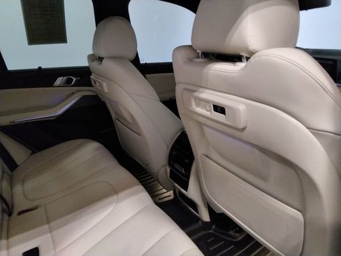 Used 2022 BMW X5 xDrive40i w/ Executive Package image 35