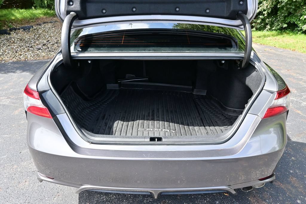 Used 2018 Toyota Camry SE w/ Moonroof Package FWD image 23