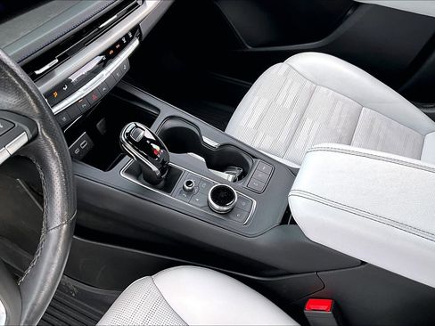 Used 2024 Cadillac XT4 Sport image 14