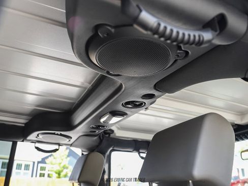 Used 2010 Jeep Wrangler Unlimited Rubicon w/ Dual Top Group AWD/4WD image 38